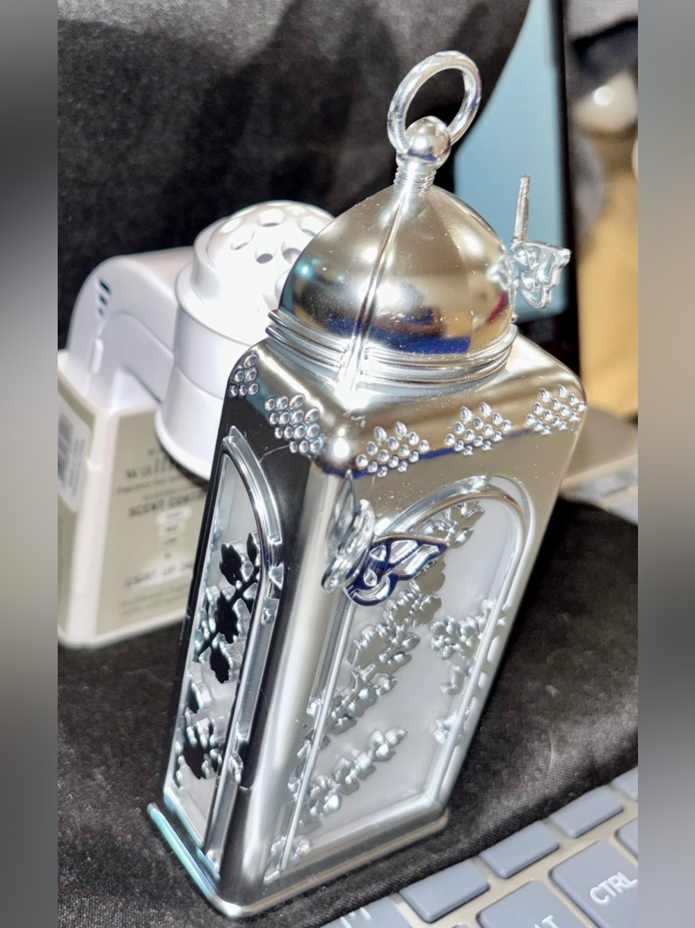 NWT Wallflower White Barn Silver Butterfly Plug in Bath & Body Works - Picture 5 of 8